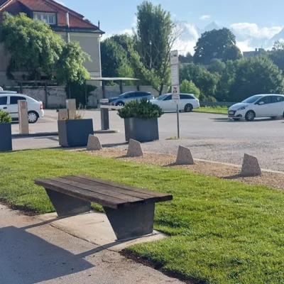 Ureditev ob parkirišču Stara Sava