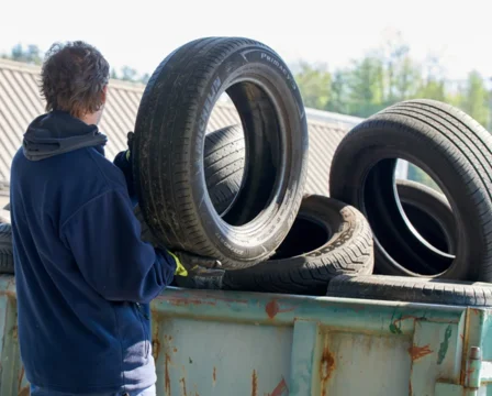 Kam z izrabljenimi gumami? 
