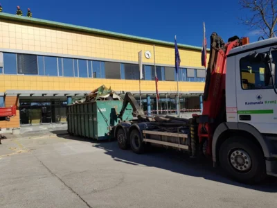 Komunala Kranj sodeluje pri sanaciji posledic