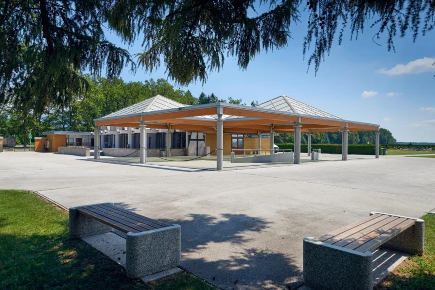 Vzdrževalna dela na pokopališču v Kranju