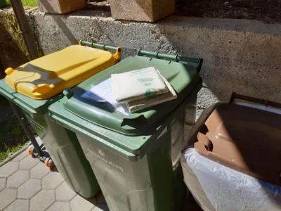 Nakup namenskih vreč za odpadke in možnost zamenjave zabojnika z večjo prostornino